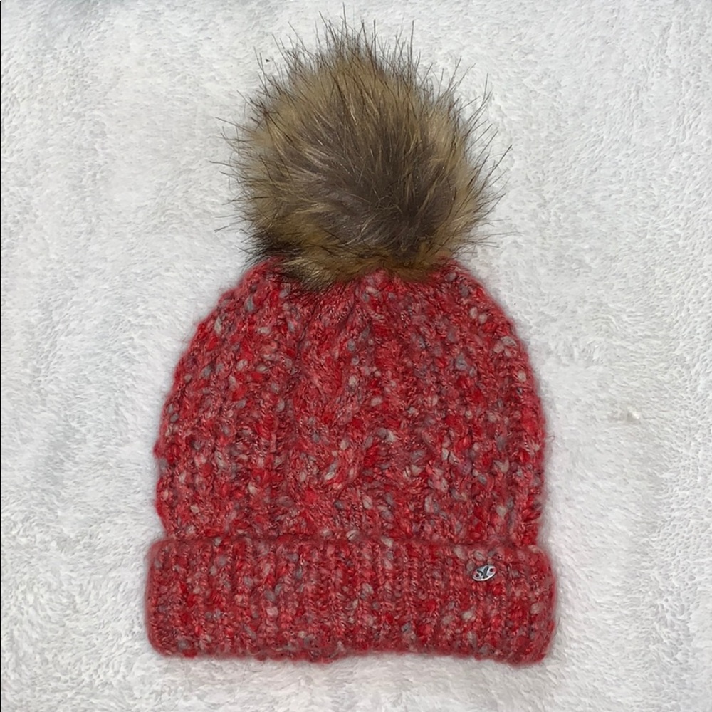 American Eagle Pom beanie
